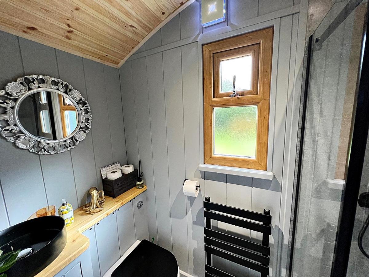 Luxury Shepherd Hut In The Peak District Bakewell Exterior foto