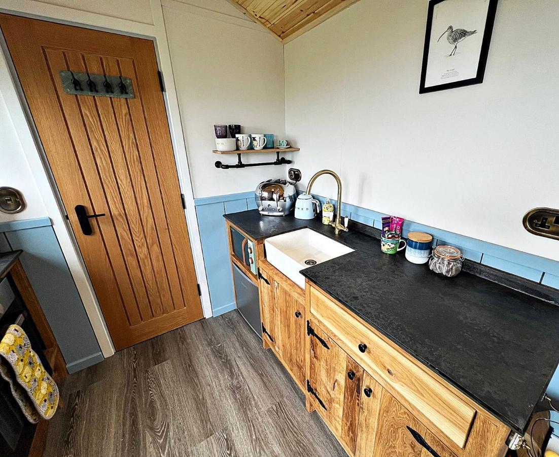 Luxury Shepherd Hut In The Peak District Bakewell Exterior foto