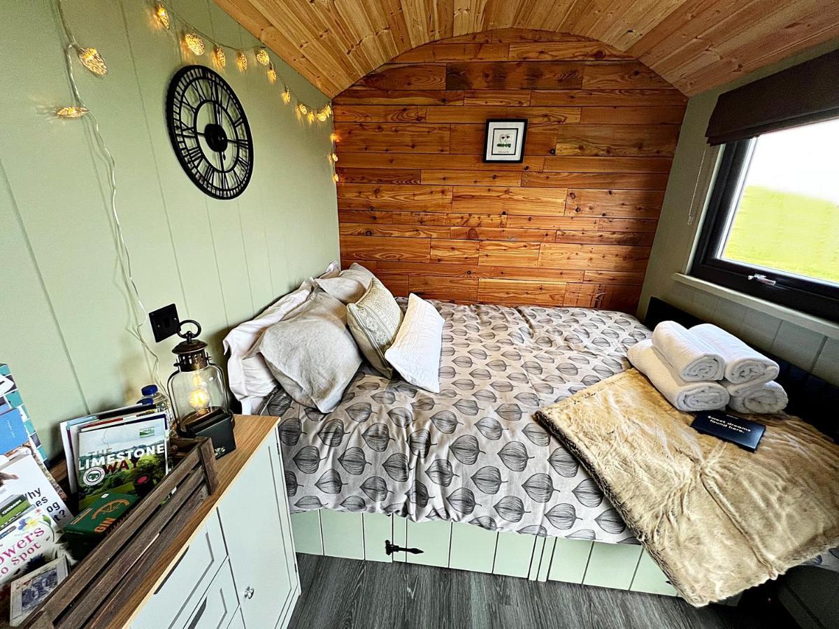 Luxury Shepherd Hut In The Peak District Bakewell Exterior foto