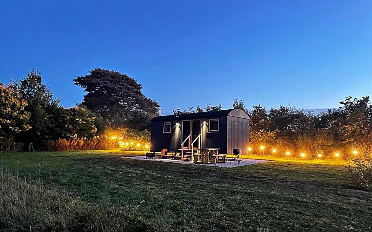 Luxury Shepherd Hut In The Peak District Bakewell Exterior foto