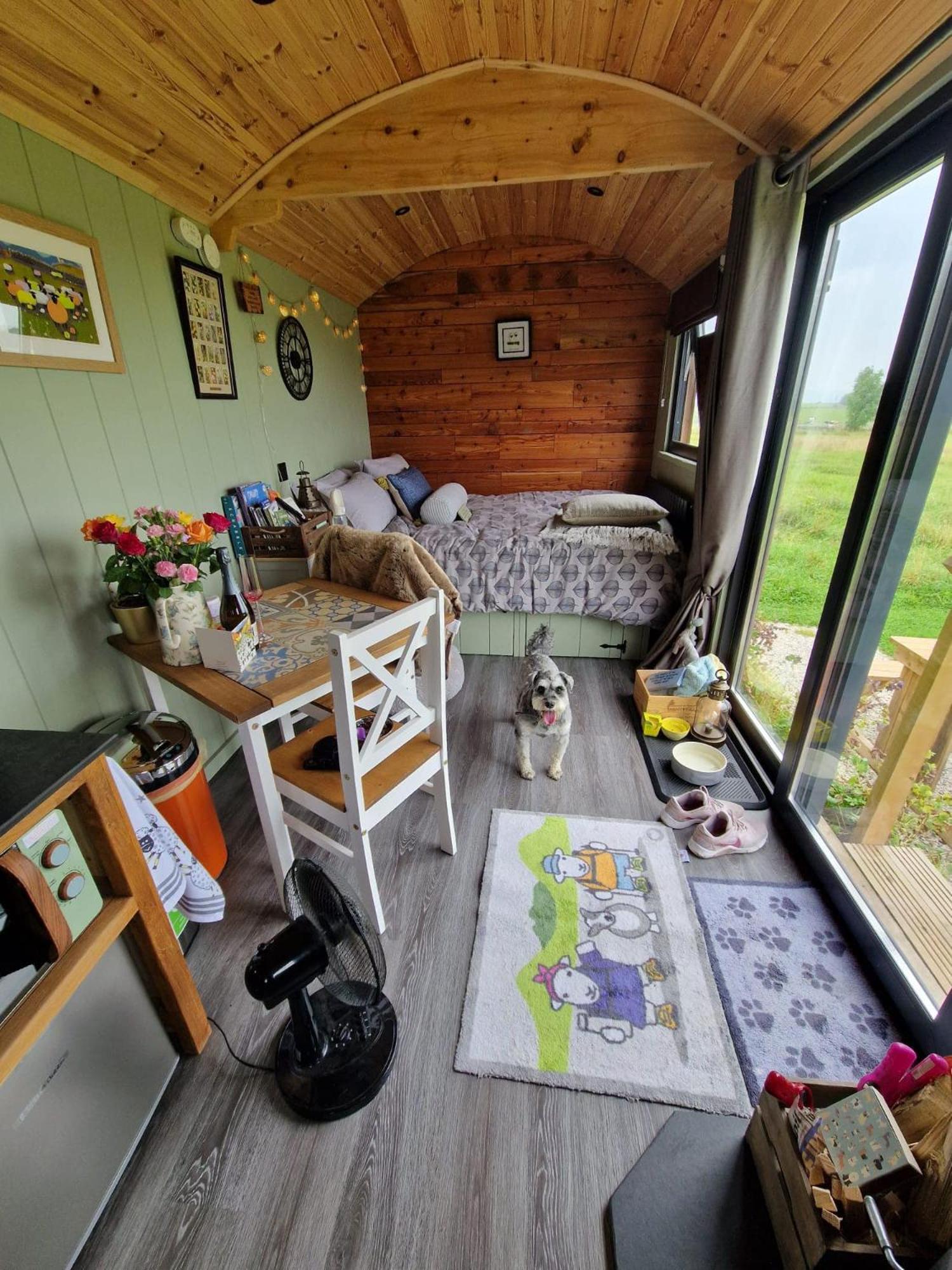 Luxury Shepherd Hut In The Peak District Bakewell Exterior foto